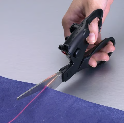 LaserCut Pro | Tijeras Con Guía Laser para Cortes Precisos